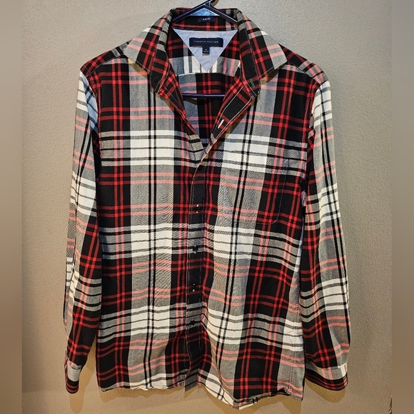 Tommy Hilfiger Men's Black and Red Plaid Shirt Slim Fit - Picture 1 of 7